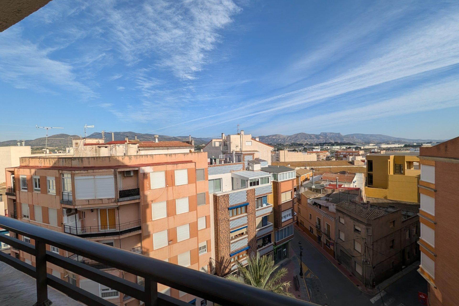 Resale - Apartment / flat - Sax