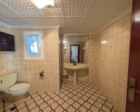Resale - Apartment / flat - Sax