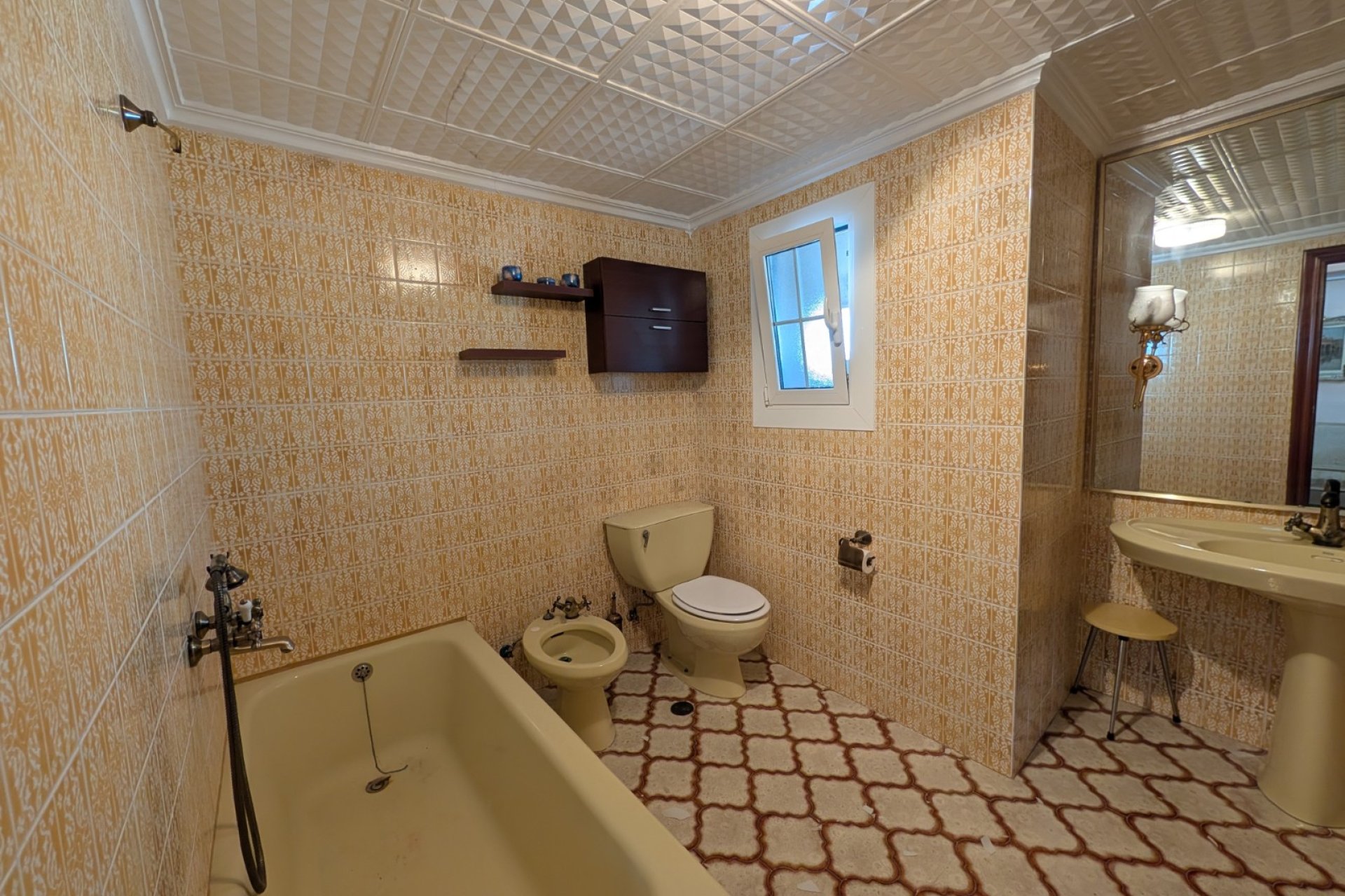 Resale - Apartment / flat - Sax