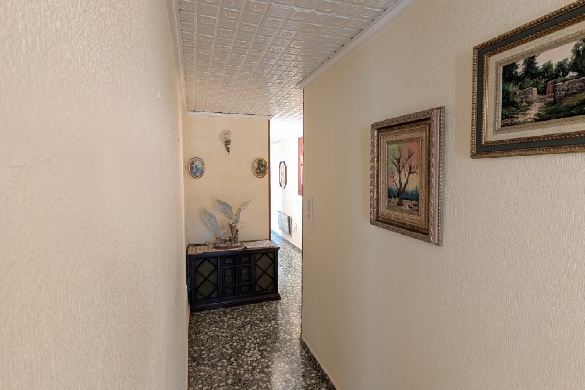 Resale - Apartment / flat - Sax