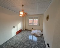 Resale - Apartment / flat - Sax