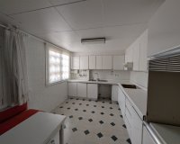 Resale - Apartment / flat - Sax