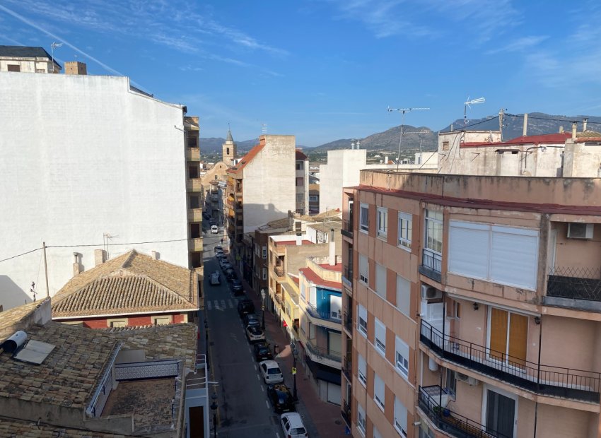 Resale - Apartment / flat - Sax