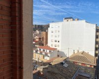 Resale - Apartment / flat - Sax
