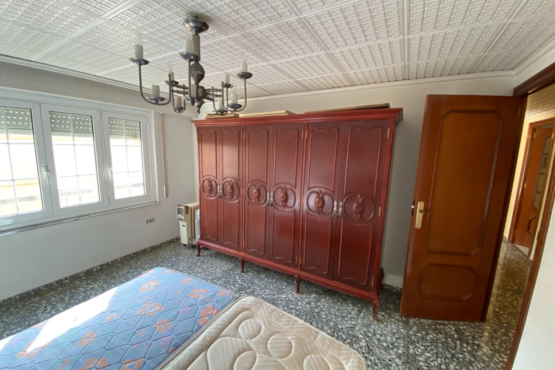 Resale - Apartment / flat - Sax