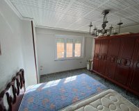 Resale - Apartment / flat - Sax