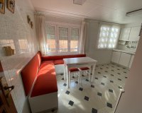 Resale - Apartment / flat - Sax