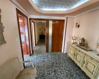Resale - Apartment / flat - Sax