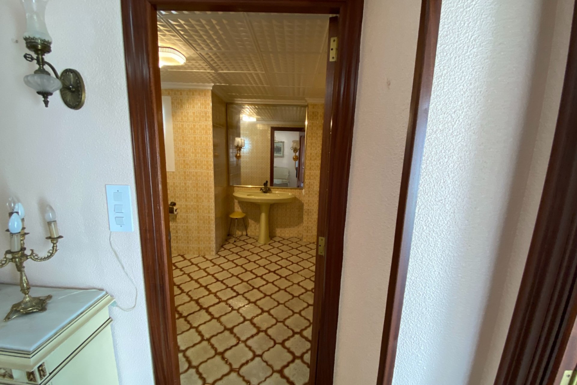 Resale - Apartment / flat - Sax