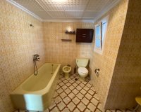 Resale - Apartment / flat - Sax
