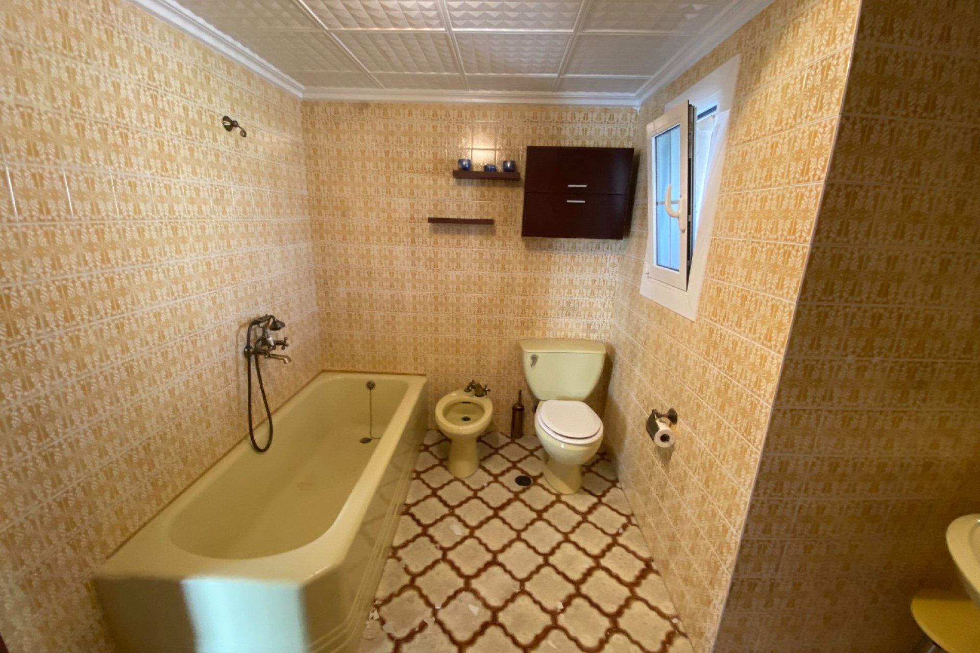 Resale - Apartment / flat - Sax