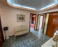 Resale - Apartment / flat - Sax