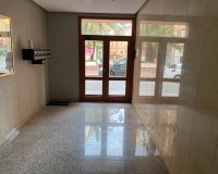 Resale - Apartment / flat - Sax