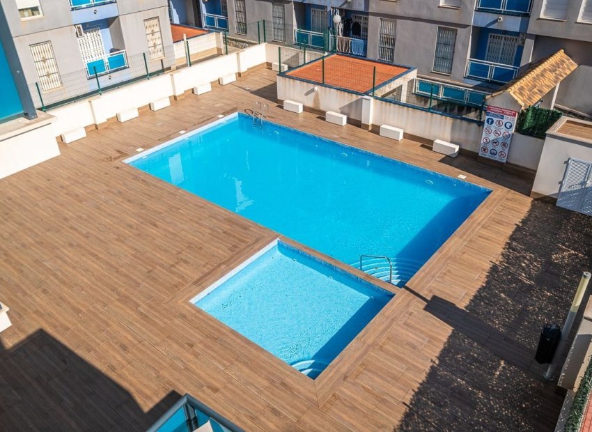 Resale - Apartment / flat - Torrevieia - Calas Blancas