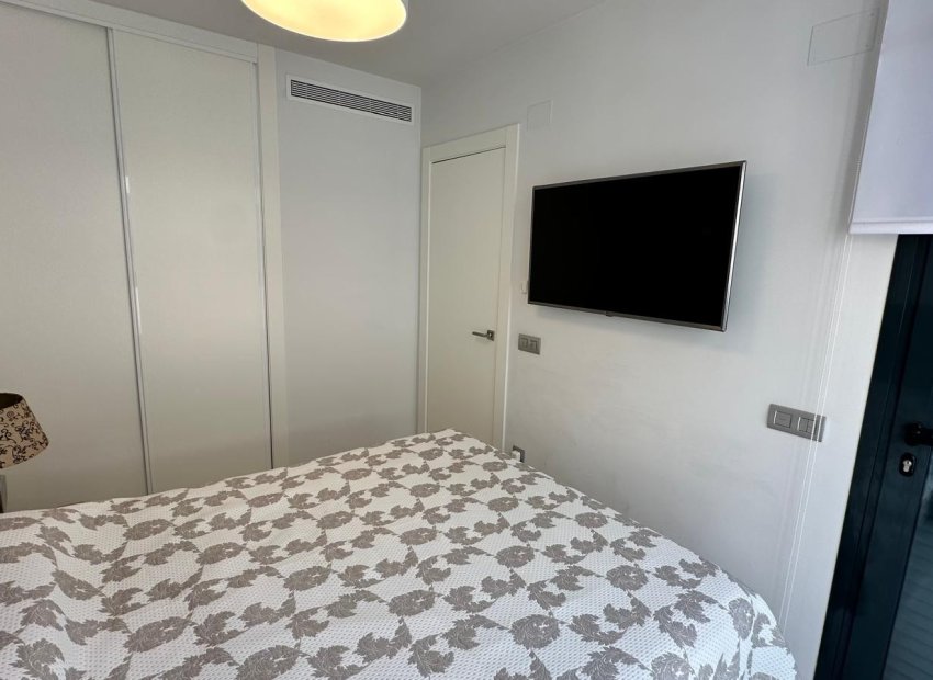 Resale - Apartment / flat - Torrevieia - Calas Blancas
