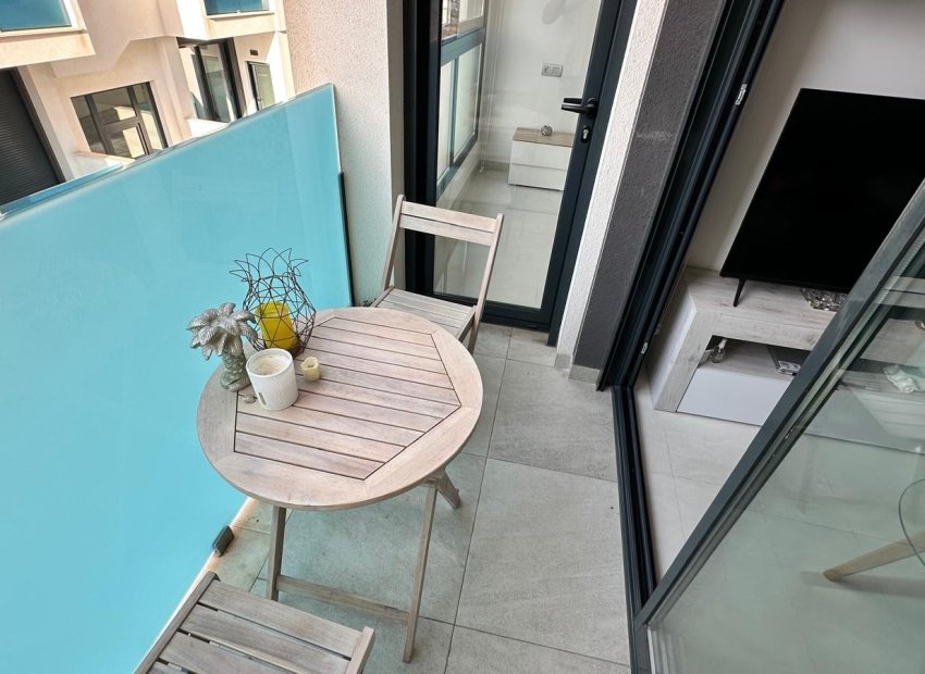 Resale - Apartment / flat - Torrevieia - Calas Blancas