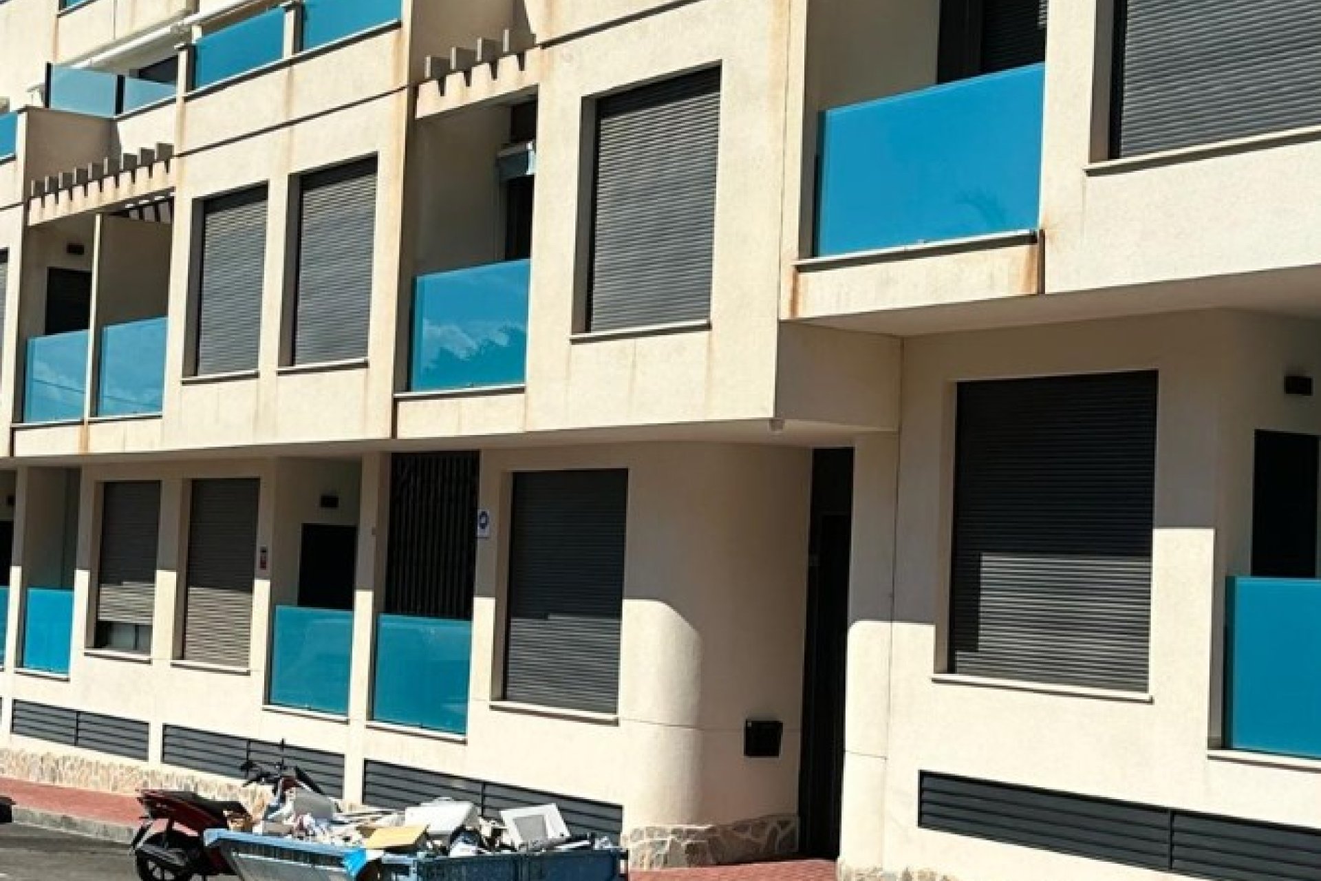 Resale - Apartment / flat - Torrevieia - Calas Blancas