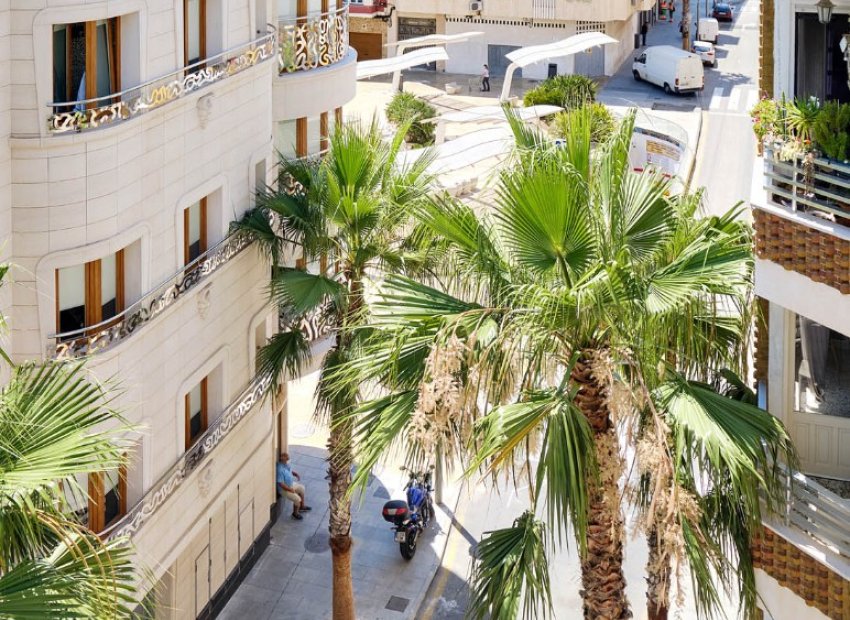 Resale - Apartment / flat - Torrevieia - Center