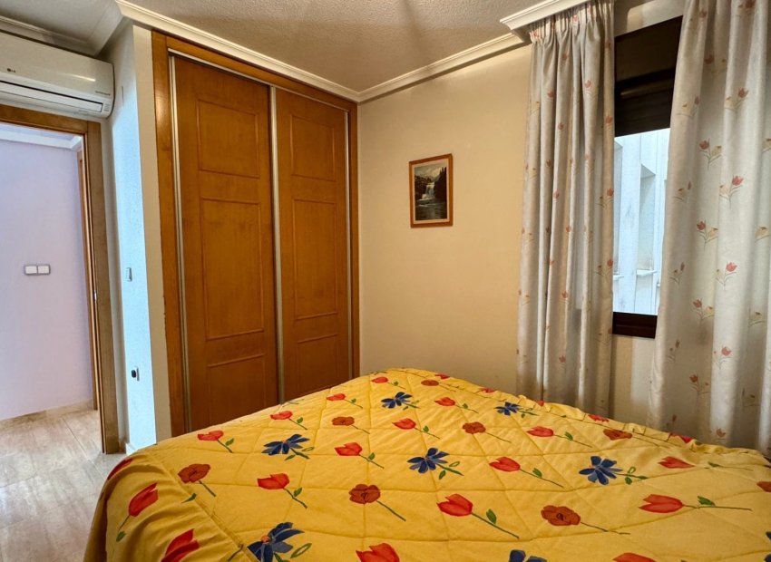 Resale - Apartment / flat - Torrevieia - Center