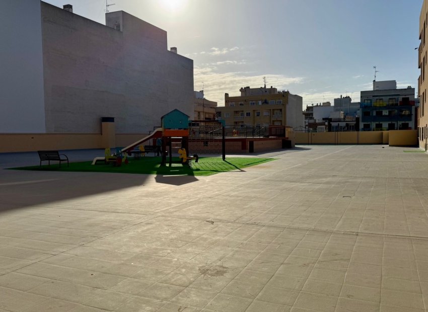 Resale - Apartment / flat - Torrevieia - Center