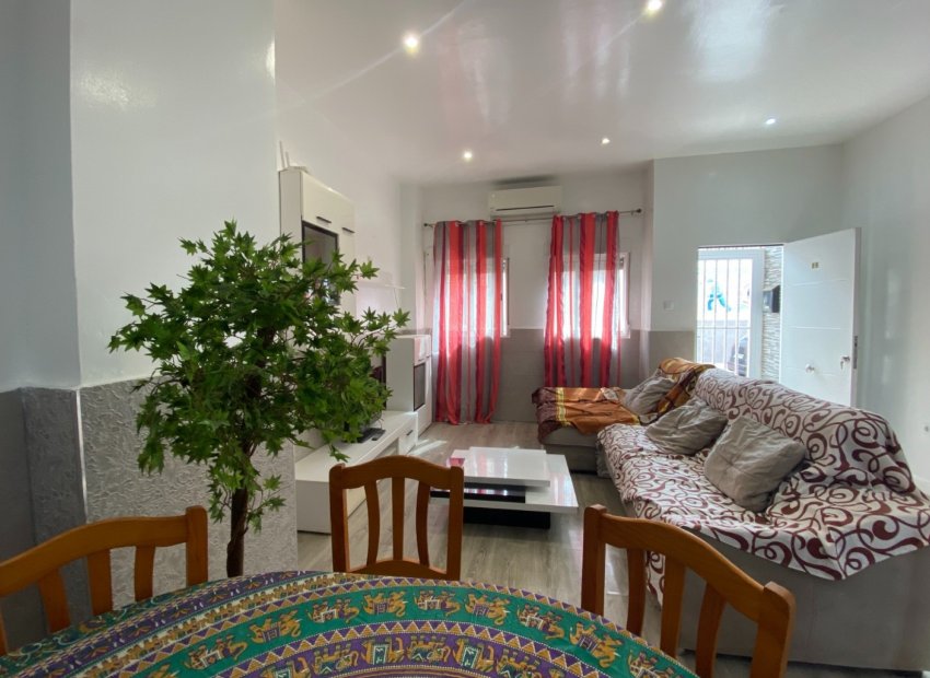 Resale - Apartment / flat - Torrevieia - Center