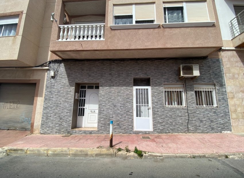 Resale - Apartment / flat - Torrevieia - Center
