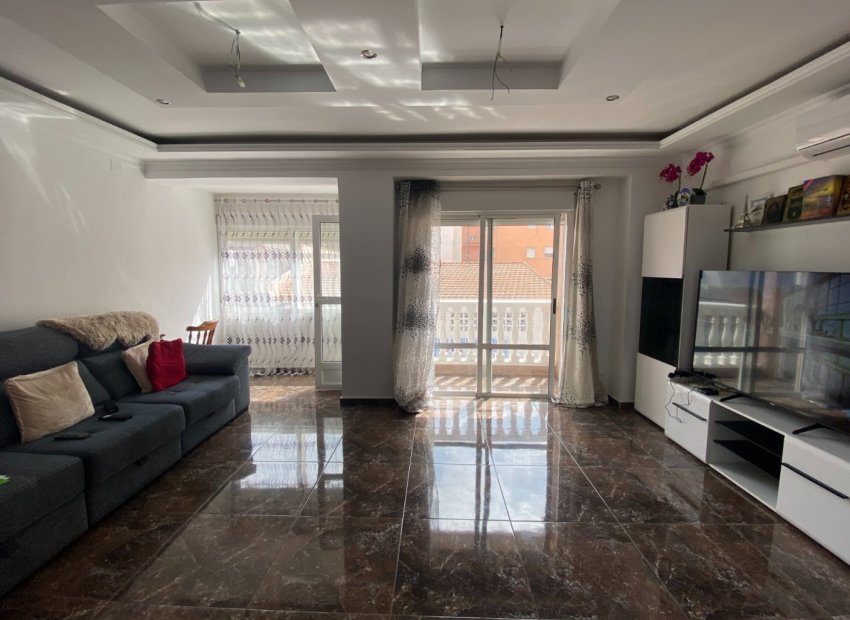 Resale - Apartment / flat - Torrevieia - Center