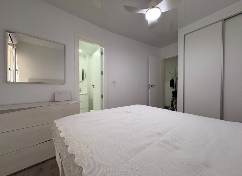 Resale - Apartment / flat - Torrevieia - Center