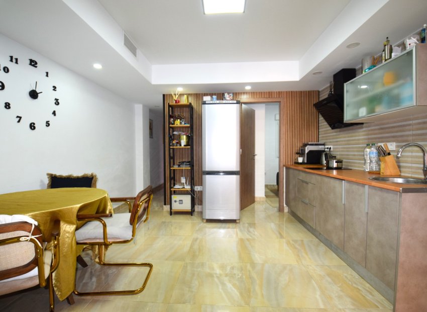 Resale - Apartment / flat - Torrevieia - Center