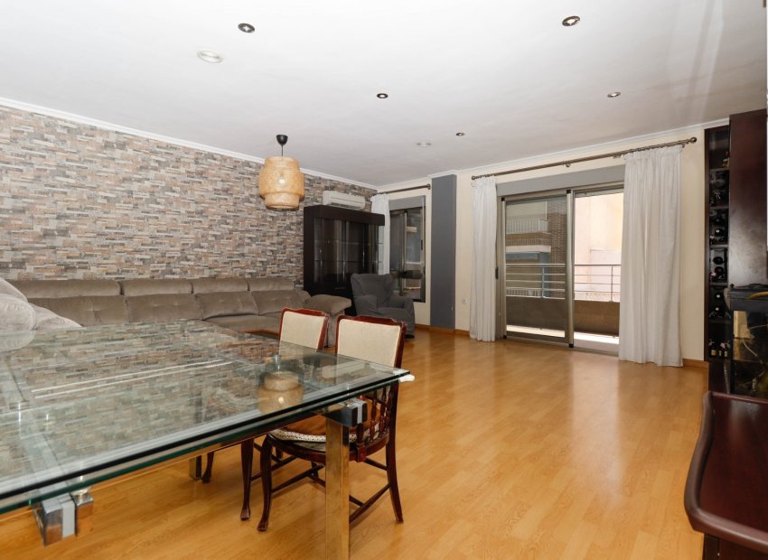 Resale - Apartment / flat - Torrevieia - Center