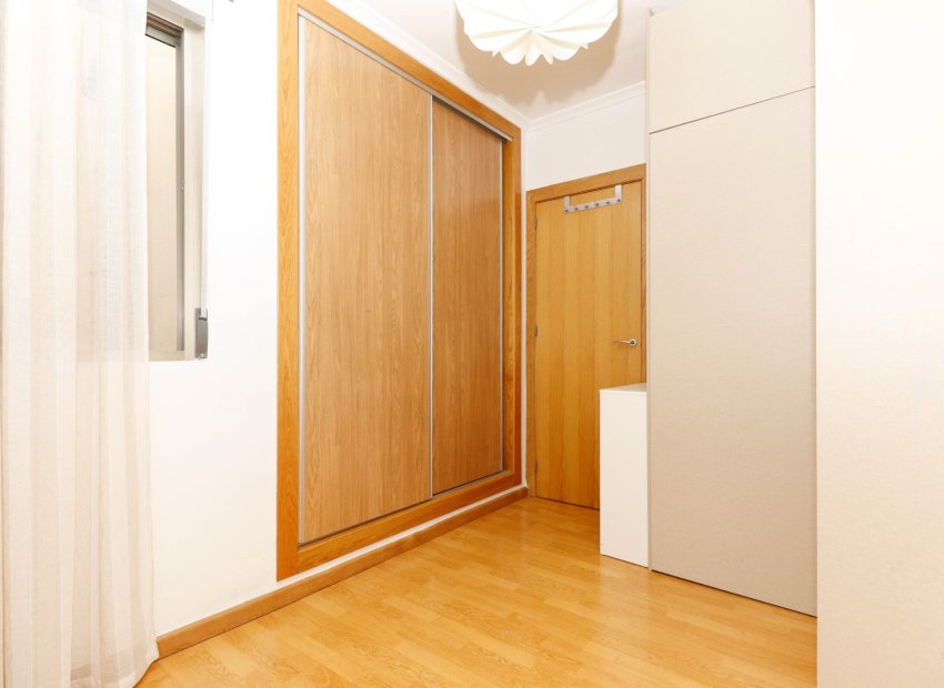 Resale - Apartment / flat - Torrevieia - Center