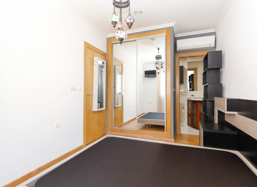 Resale - Apartment / flat - Torrevieia - Center