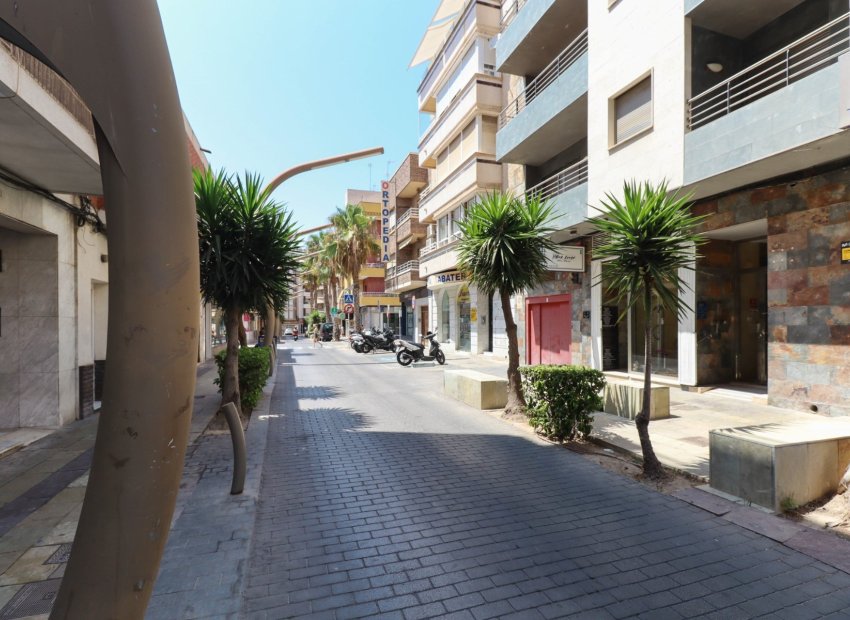 Resale - Apartment / flat - Torrevieia - Center