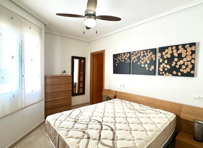 Resale - Apartment / flat - Torrevieia - Center