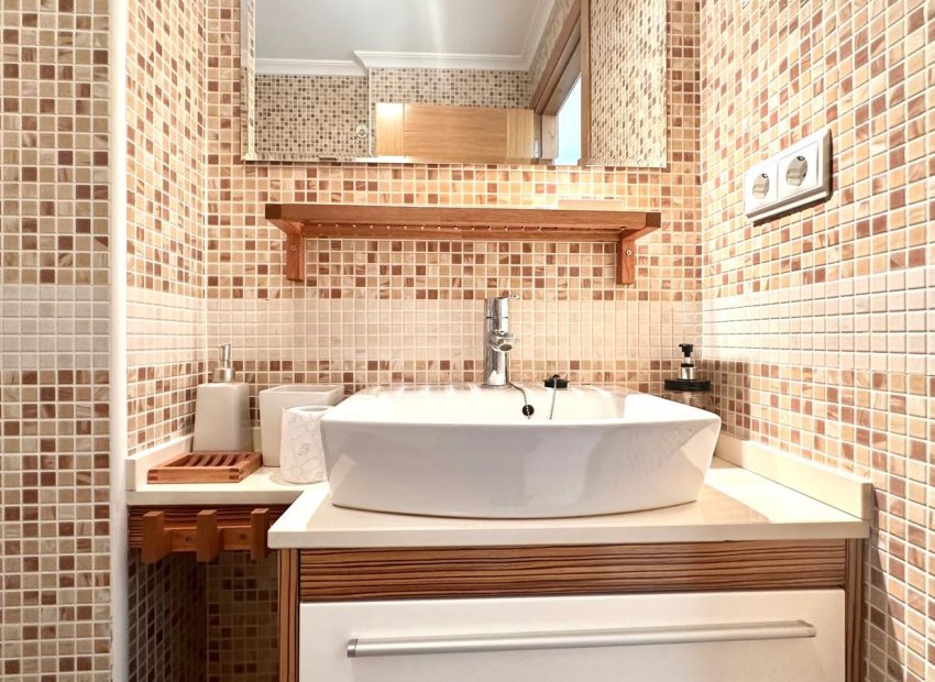 Resale - Apartment / flat - Torrevieia - Center