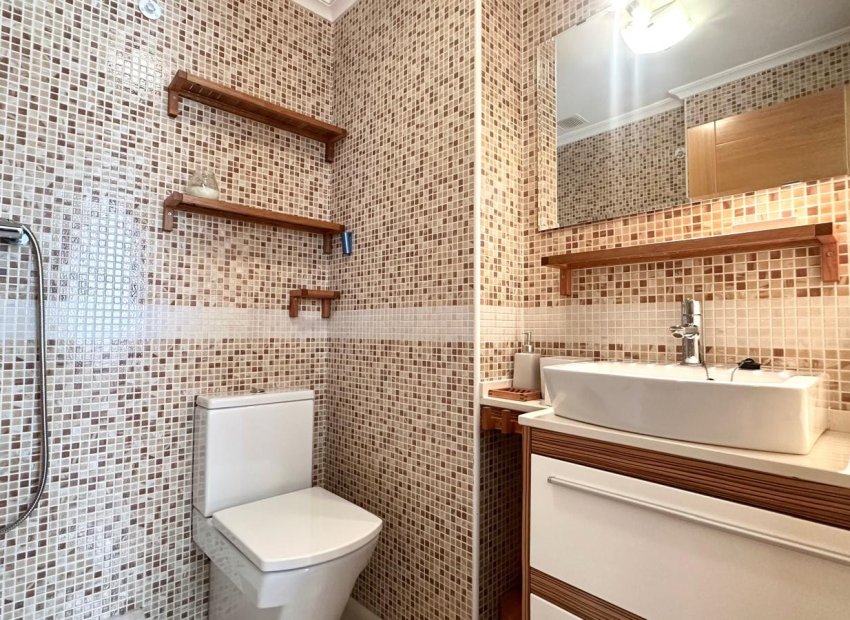 Resale - Apartment / flat - Torrevieia - Center