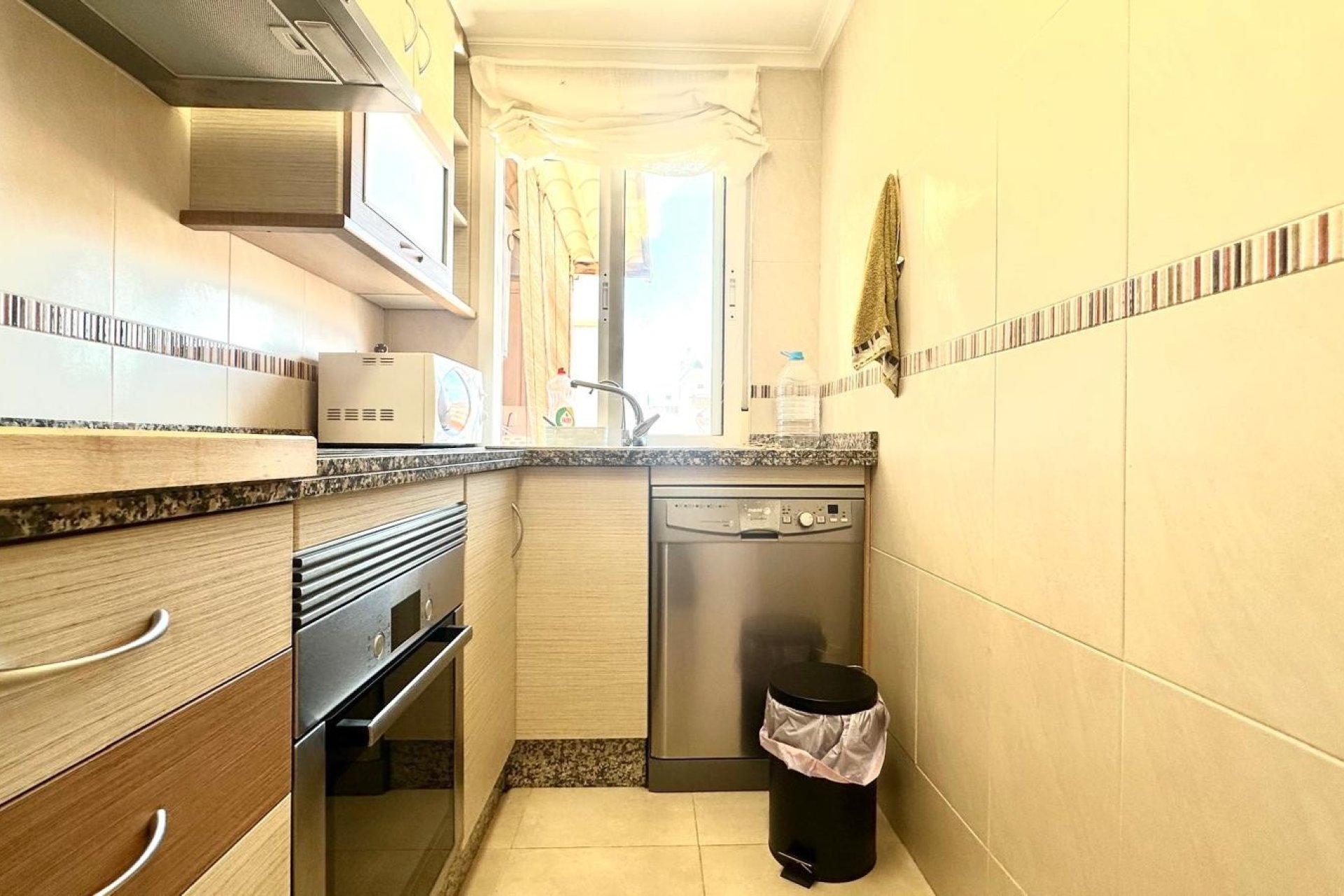 Resale - Apartment / flat - Torrevieia - Center