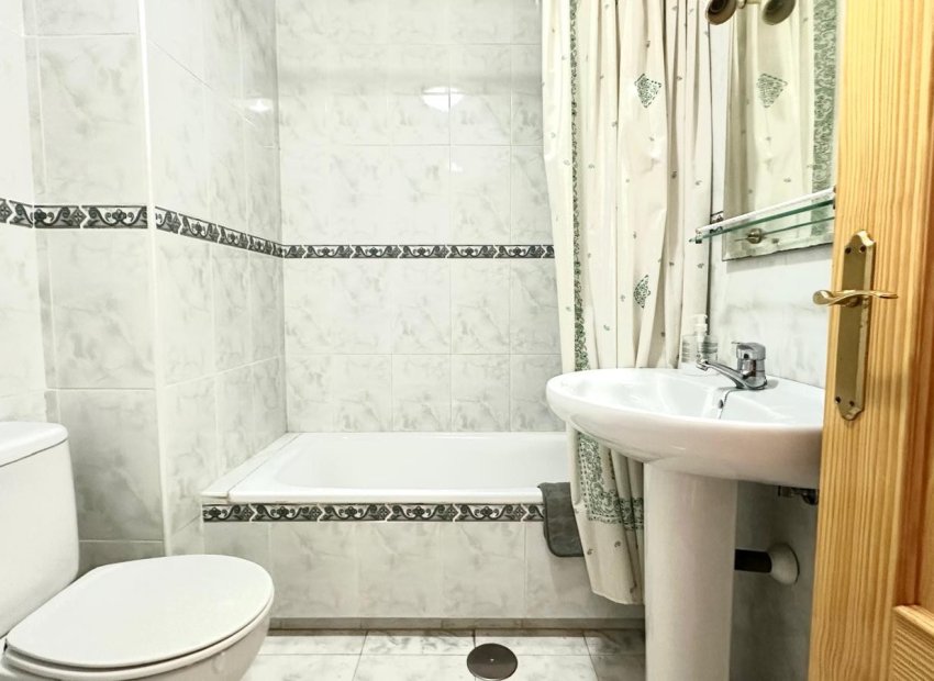 Resale - Apartment / flat - Torrevieia - Center