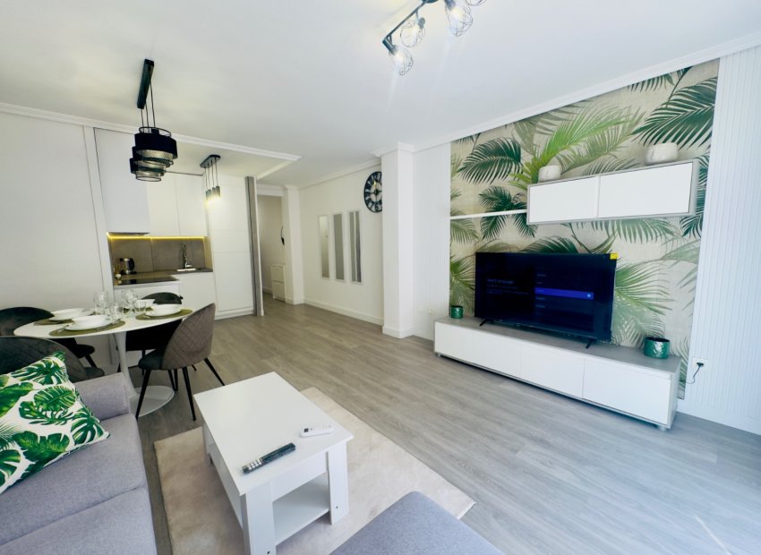 Resale - Apartment / flat - Torrevieia - Center