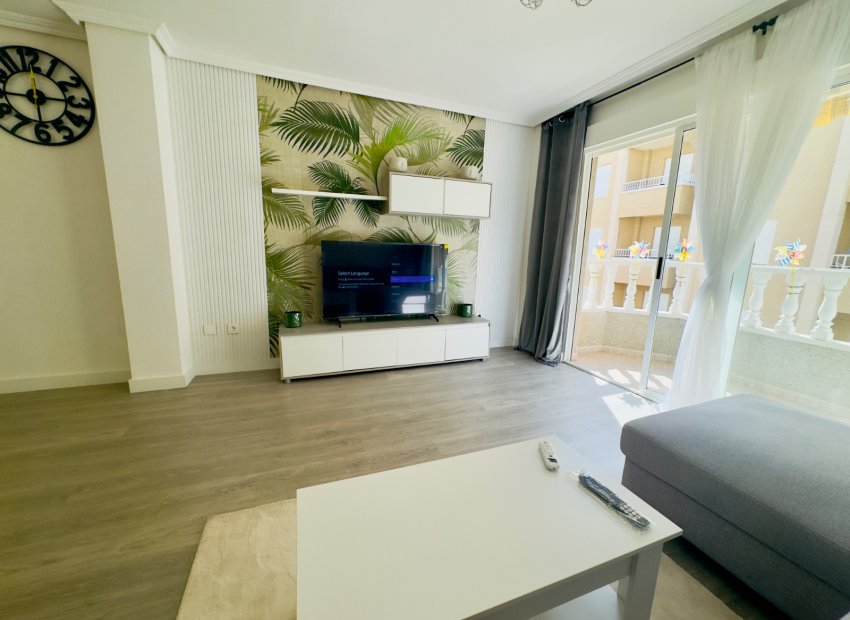 Resale - Apartment / flat - Torrevieia - Center