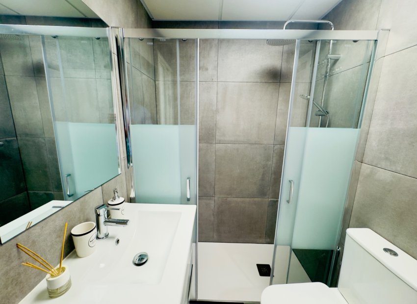 Resale - Apartment / flat - Torrevieia - Center