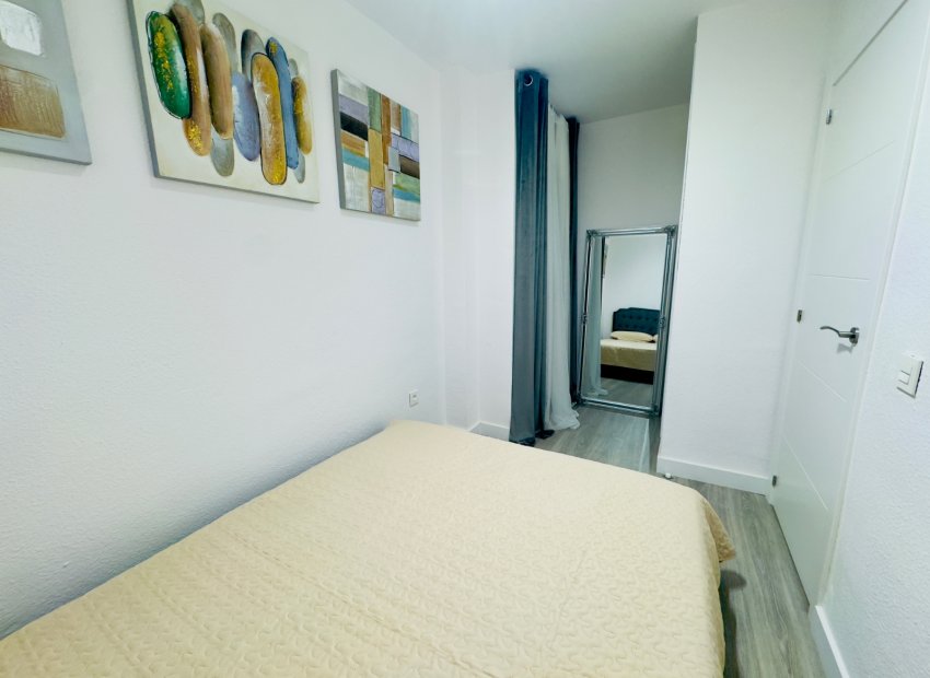 Resale - Apartment / flat - Torrevieia - Center