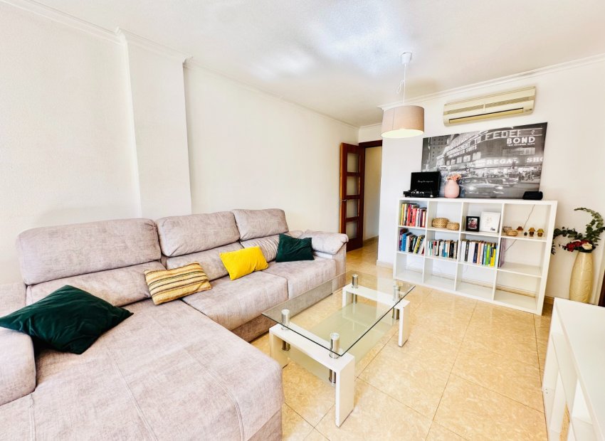 Resale - Apartment / flat - Torrevieia - Center