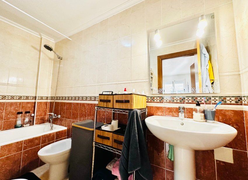 Resale - Apartment / flat - Torrevieia - Center