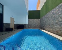 Resale - Apartment / flat - Torrevieia - Center