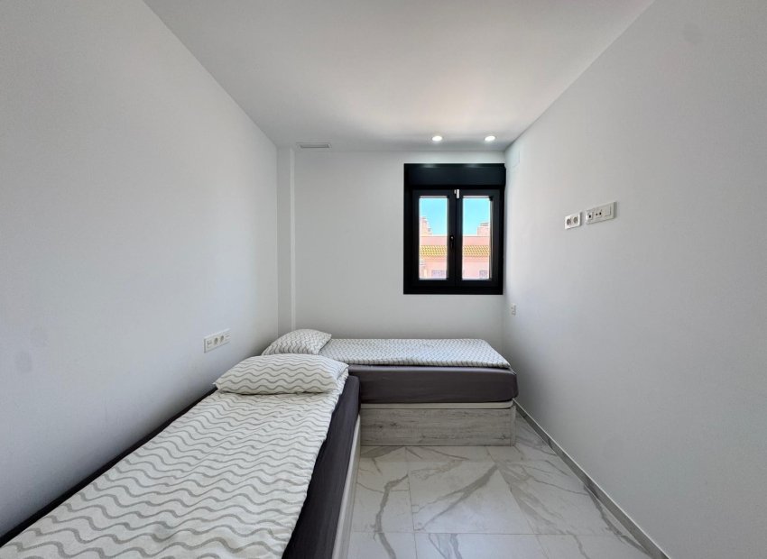 Resale - Apartment / flat - Torrevieia - Center