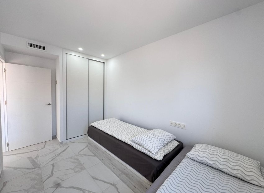 Resale - Apartment / flat - Torrevieia - Center