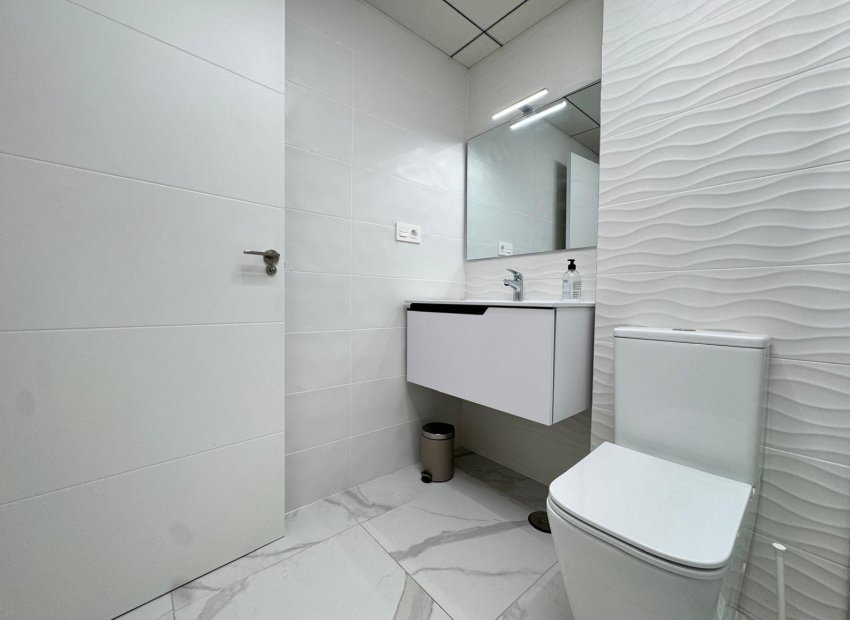 Resale - Apartment / flat - Torrevieia - Center