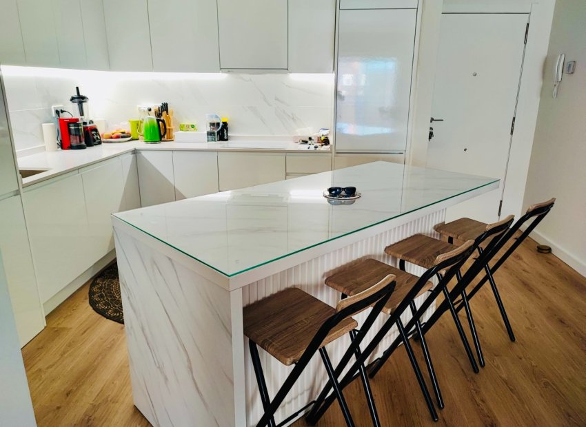 Resale - Apartment / flat - Torrevieia - Center