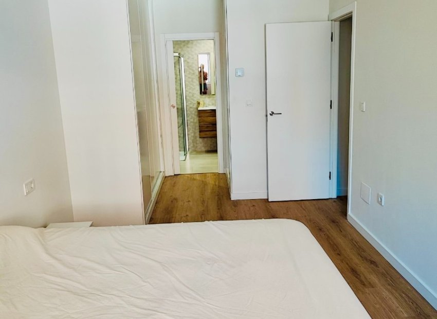 Resale - Apartment / flat - Torrevieia - Center